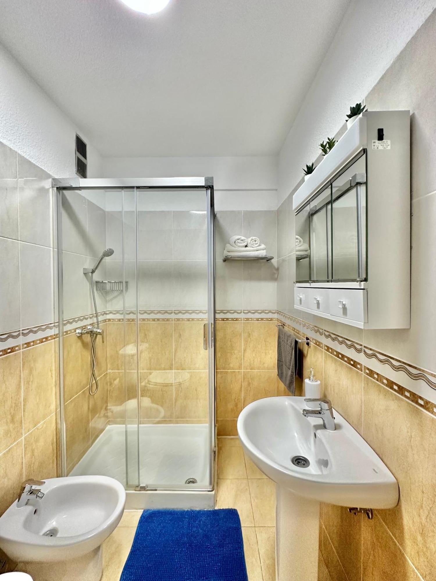 Sunbeach Apartment 阿罗纳 外观 照片