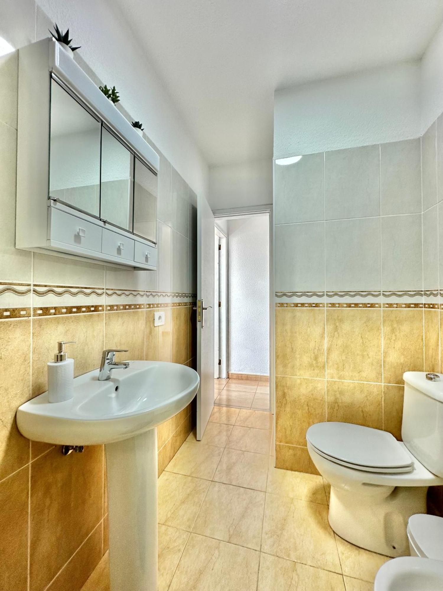 Sunbeach Apartment 阿罗纳 外观 照片