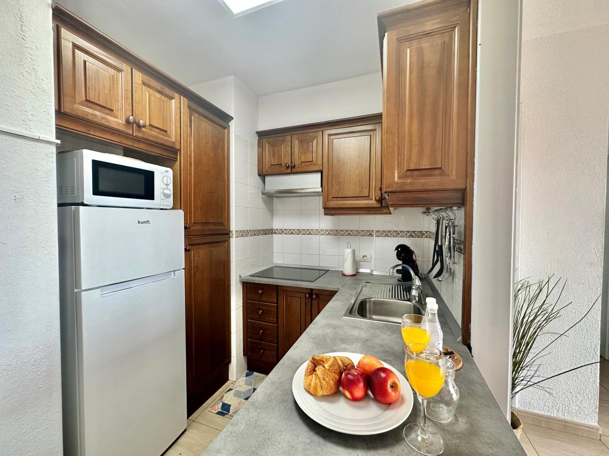 Sunbeach Apartment 阿罗纳 外观 照片